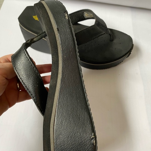 Volatile Platform Wedge Thong Sandals, size 7 - Picture 8 of 10